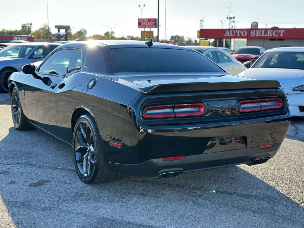 2022 Dodge Challenger Image 7