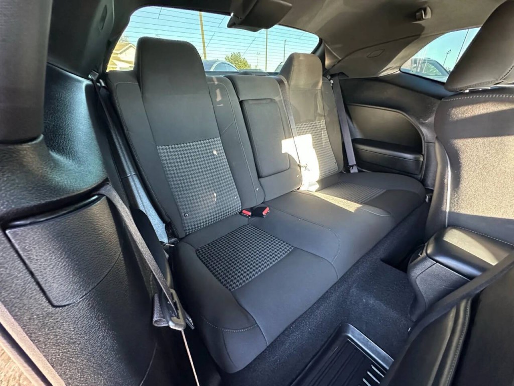 2022 Dodge Challenger Image 11