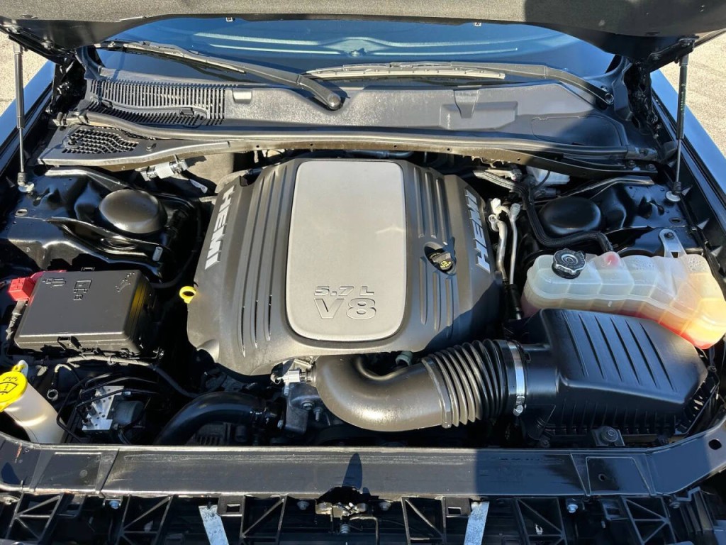 2022 Dodge Challenger Image 14