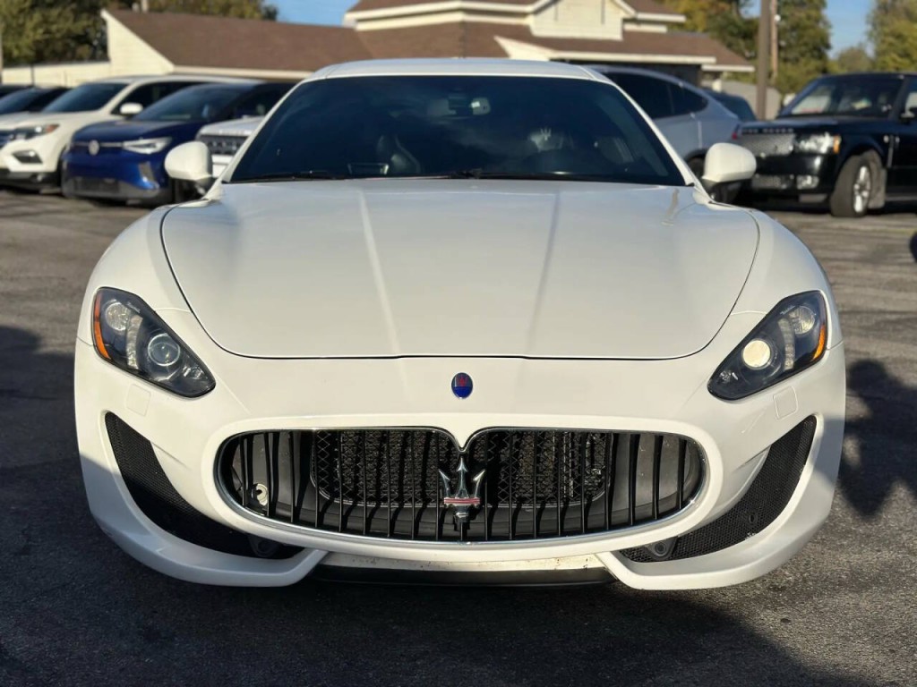 2014 Maserati GranTurismo Image 2