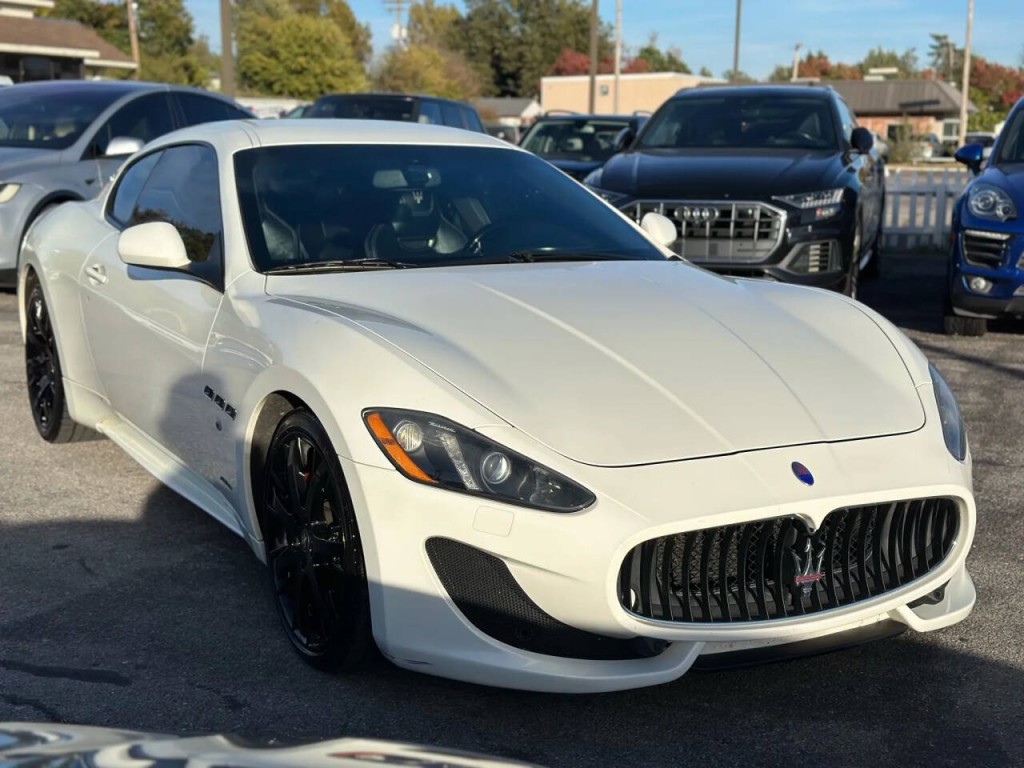 2014 Maserati GranTurismo Image 3