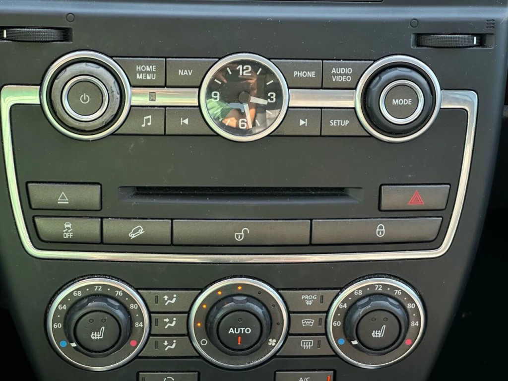 2015 Land Rover LR2 Image 36