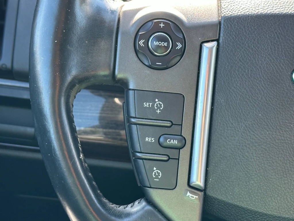 2015 Land Rover LR2 Image 38