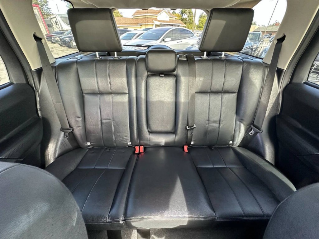 2015 Land Rover LR2 Image 13