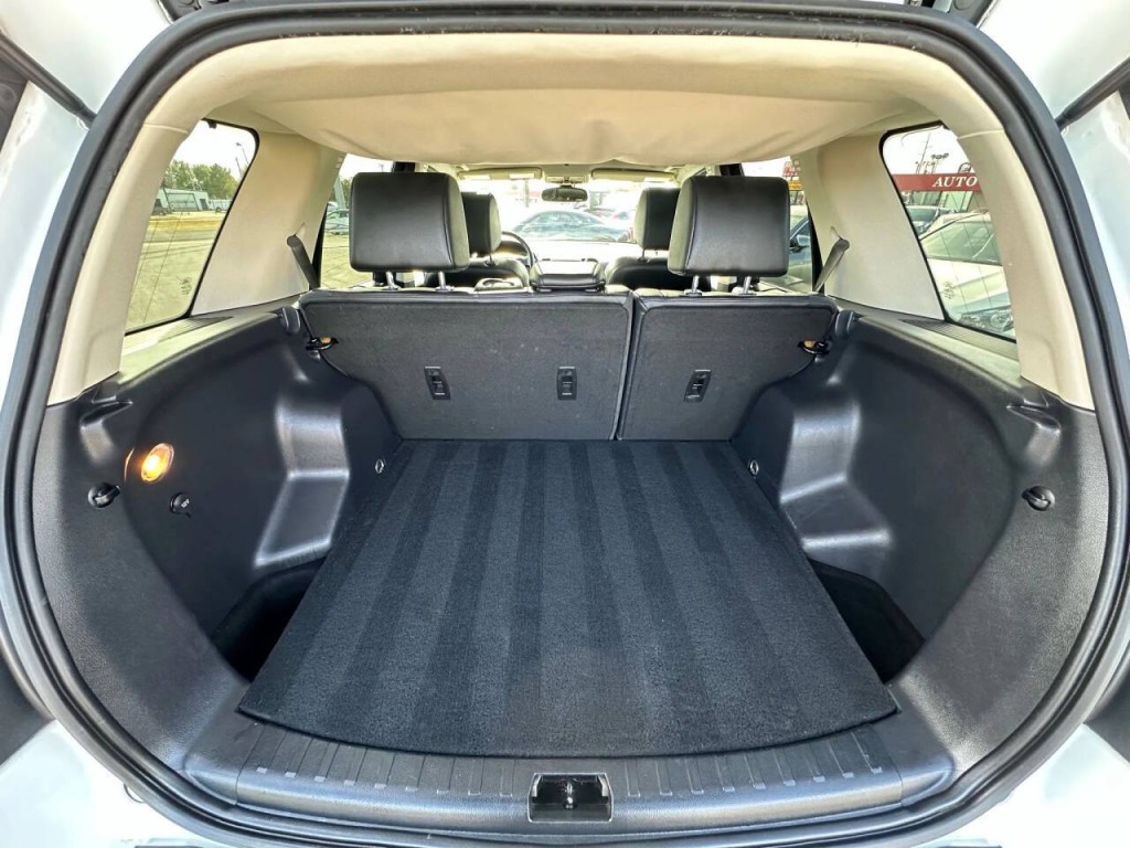 2015 Land Rover LR2 Image 15