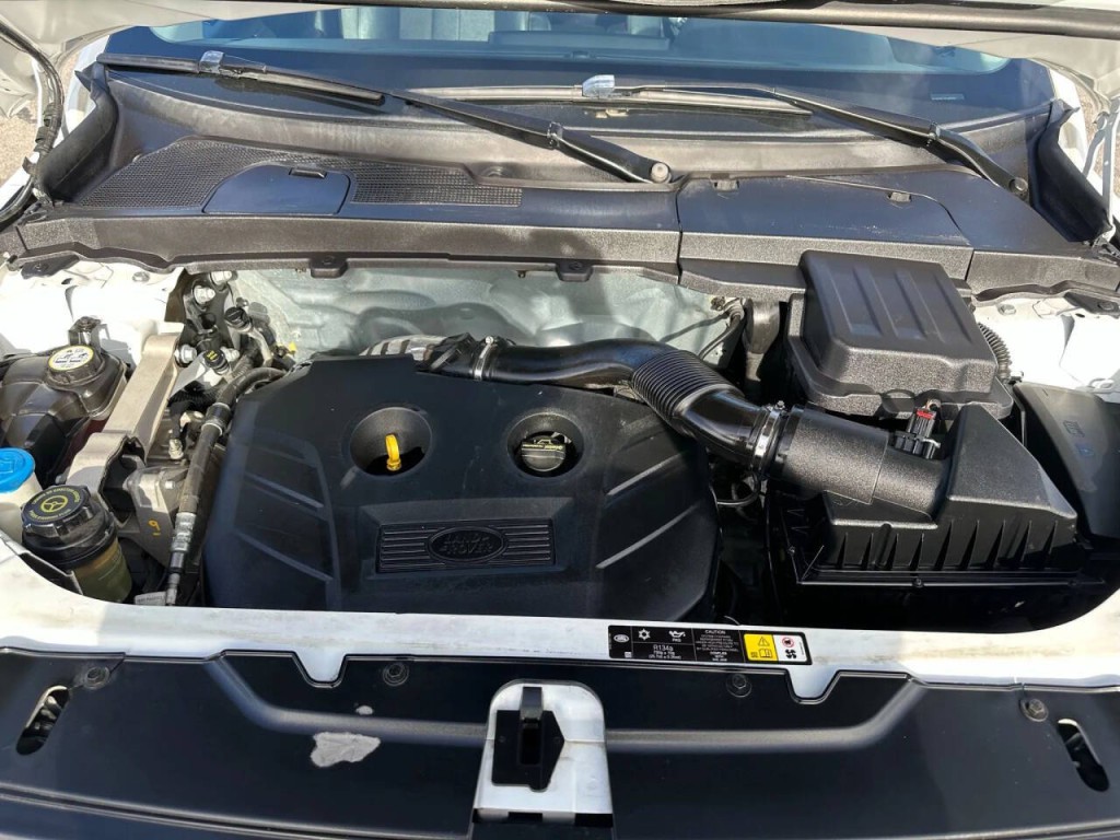 2015 Land Rover LR2 Image 16