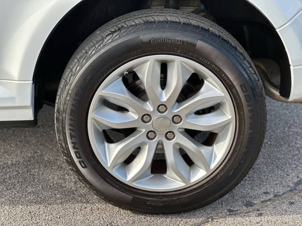 2015 Land Rover LR2 Image 23