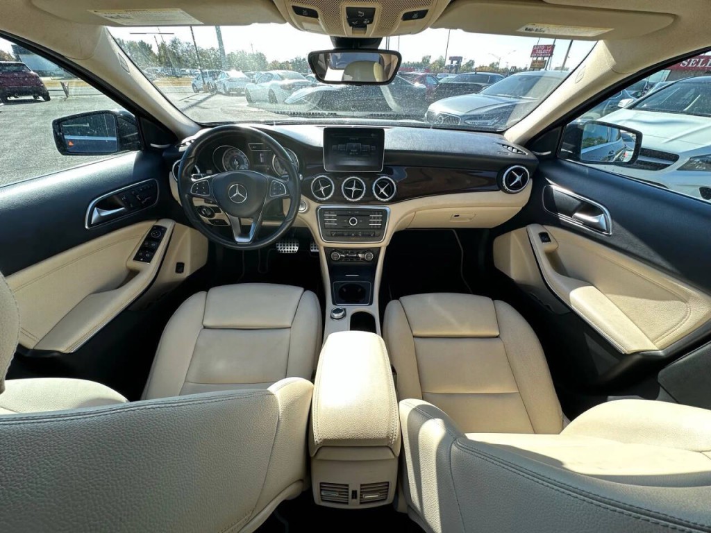 2017 Mercedes-Benz GLA-Class Image 2