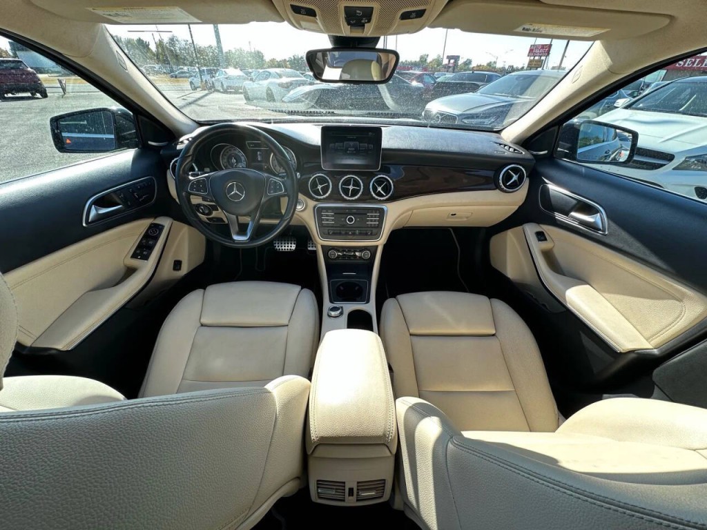 2017 Mercedes-Benz GLA-Class Image 11