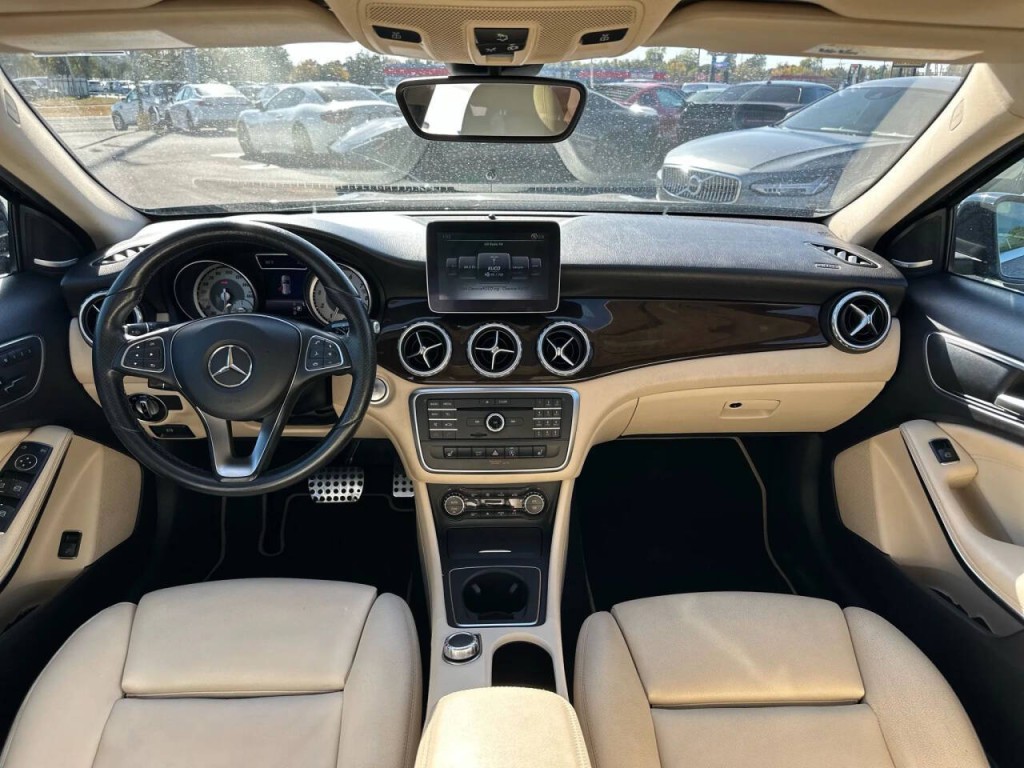 2017 Mercedes-Benz GLA-Class Image 12