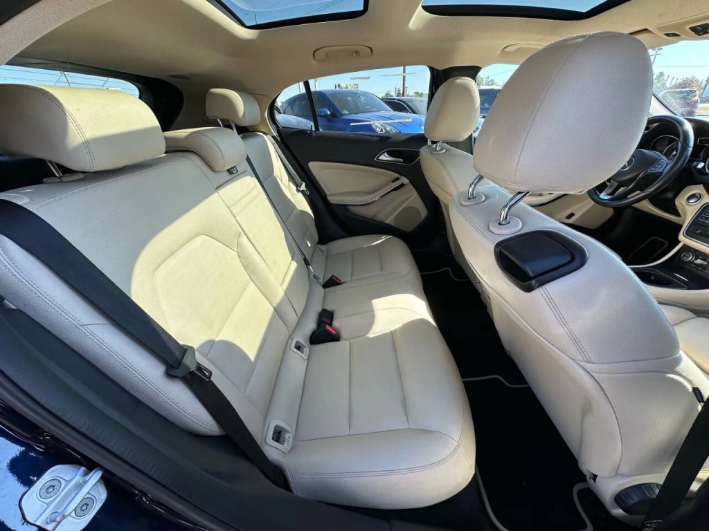 2017 Mercedes-Benz GLA-Class Image 14