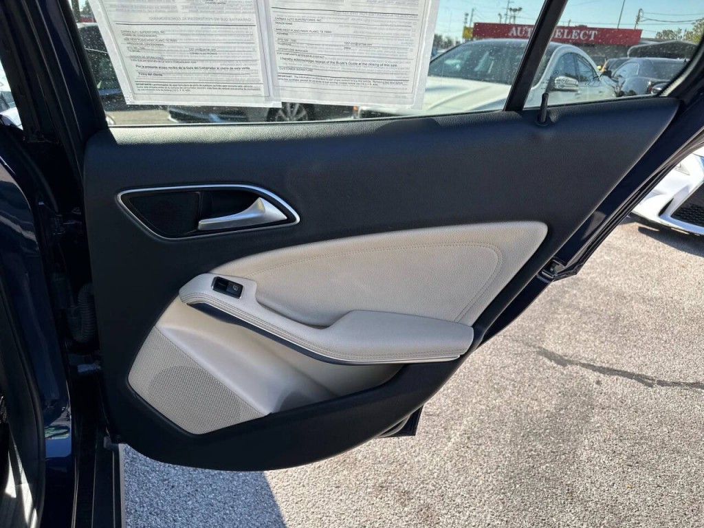 2017 Mercedes-Benz GLA-Class Image 21