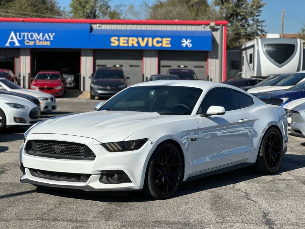 2015 Ford Mustang Image 1
