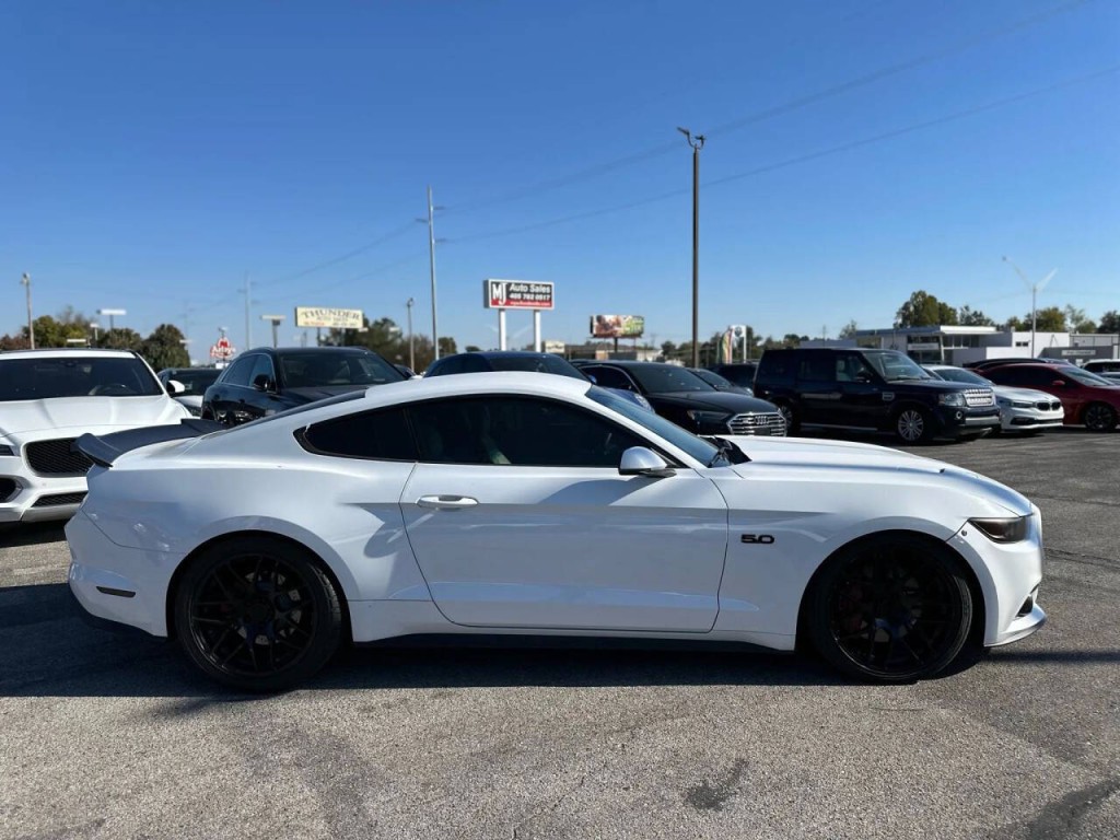 2015 Ford Mustang Image 4