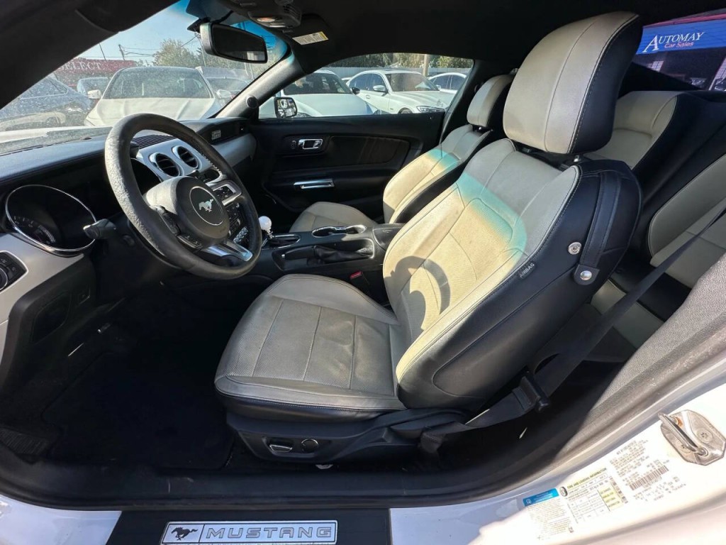 2015 Ford Mustang Image 9