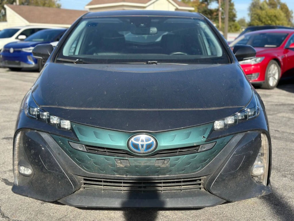2018 Toyota Prius Image 2