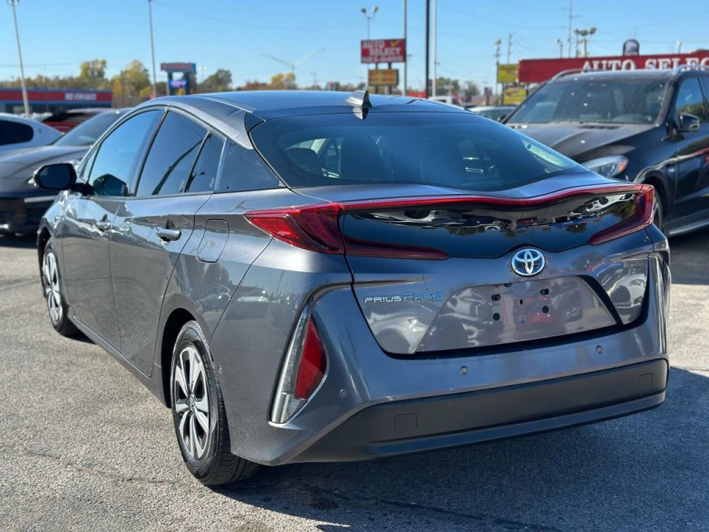 2018 Toyota Prius Image 8