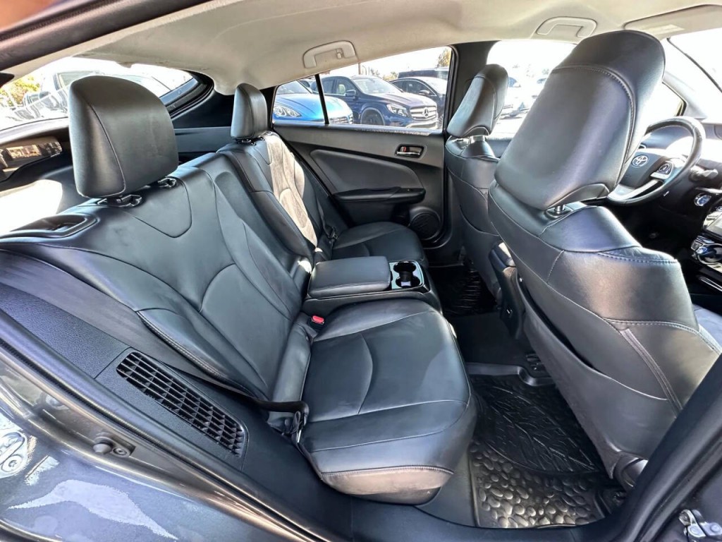 2018 Toyota Prius Image 14