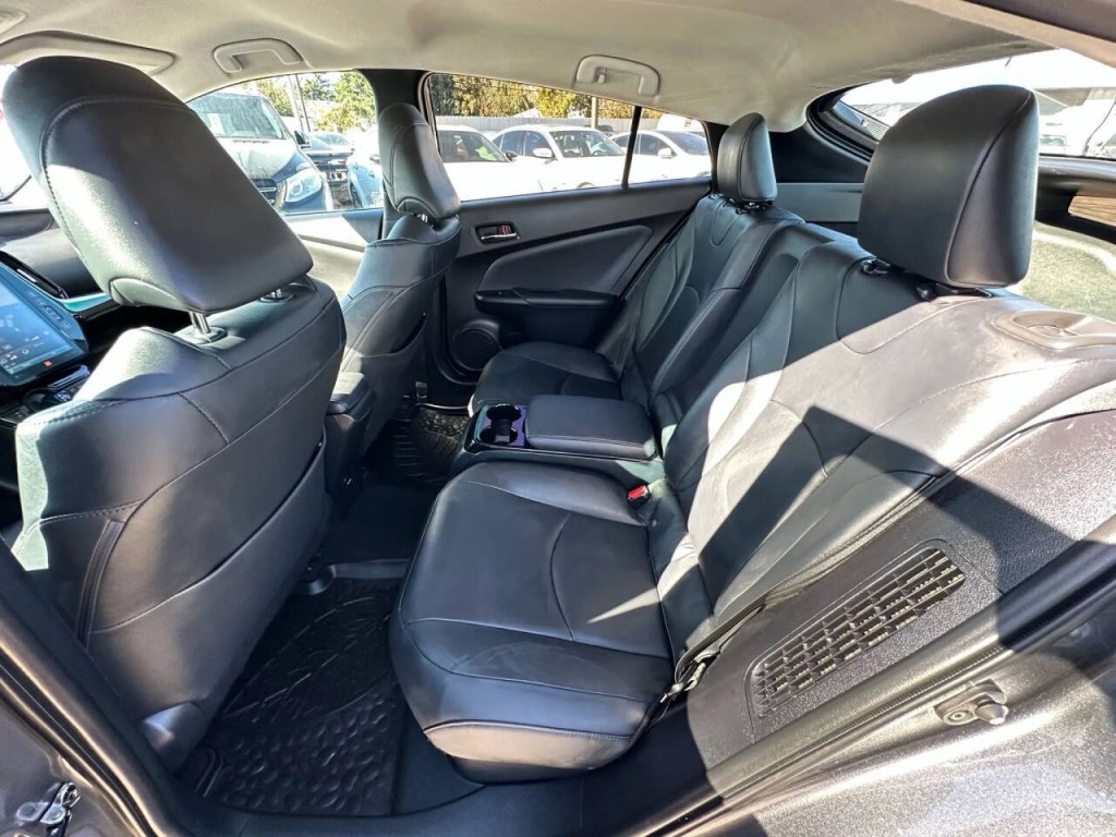 2018 Toyota Prius Image 17