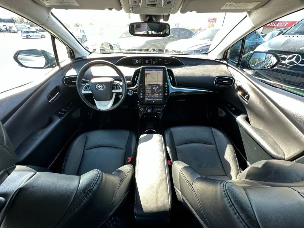 2018 Toyota Prius Image 2