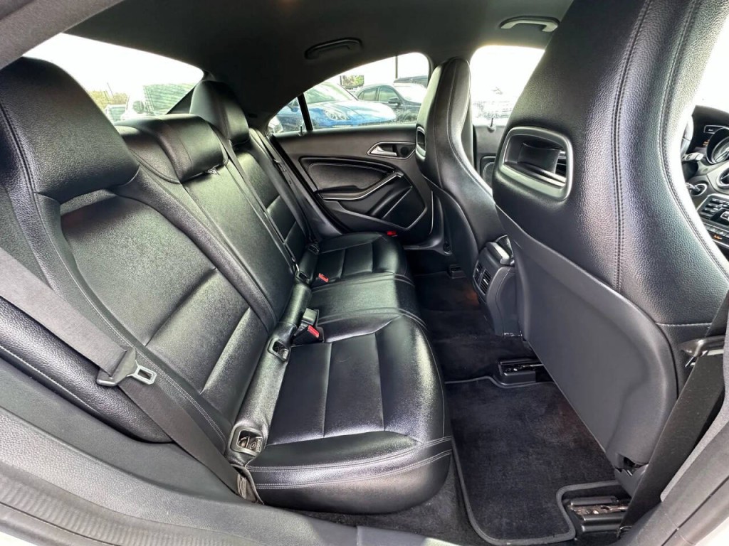 2014 Mercedes-Benz CLA-Class Image 14