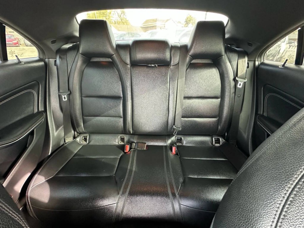 2014 Mercedes-Benz CLA-Class Image 16