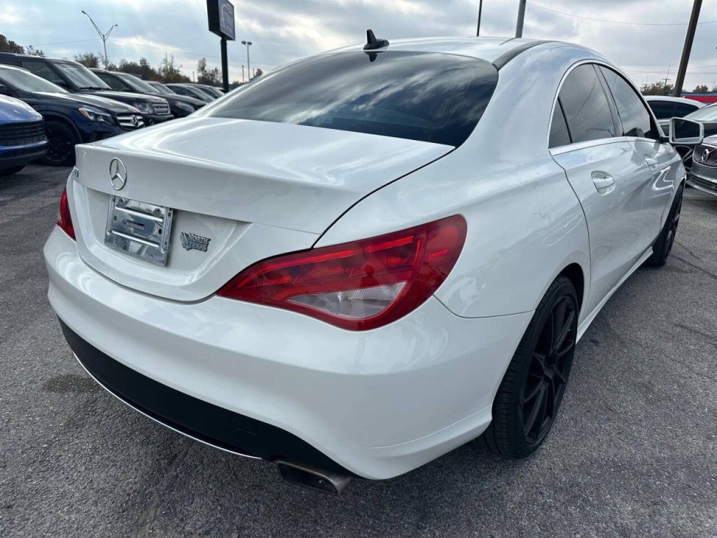 2014 Mercedes-Benz CLA-Class Image 32