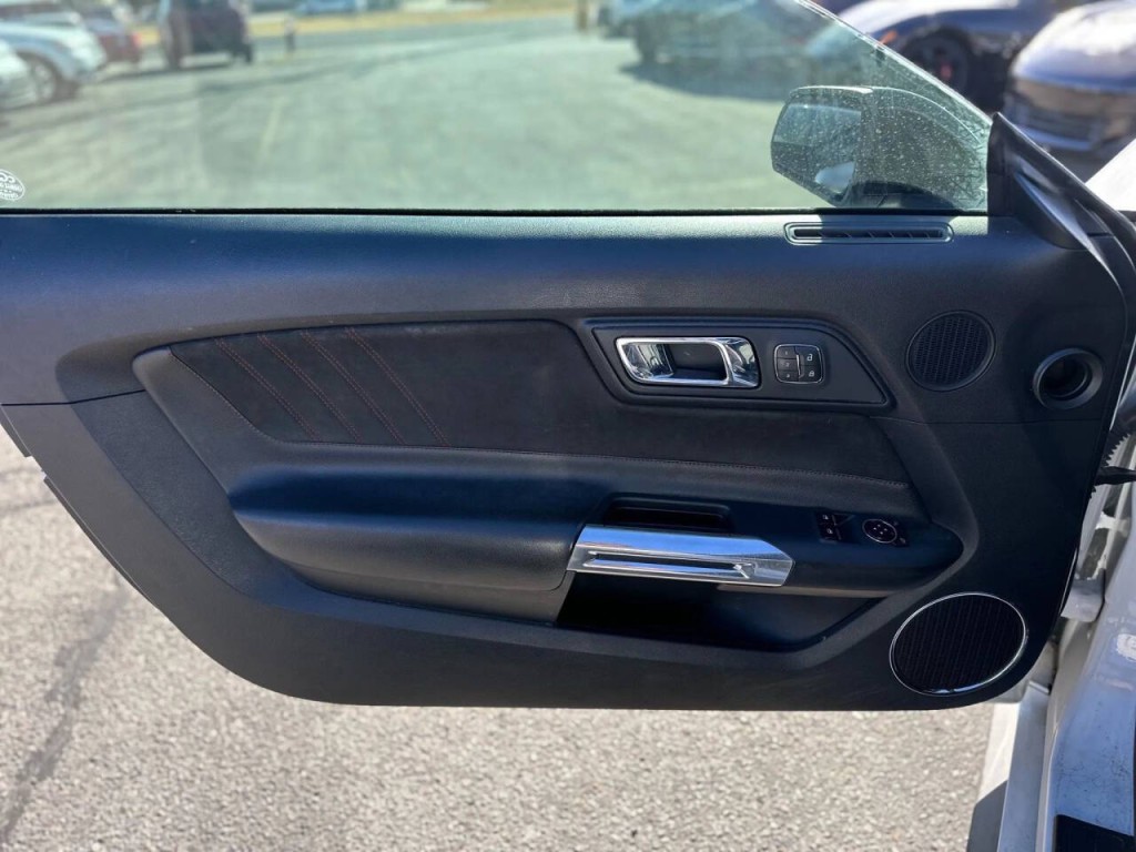 2016 Ford Mustang Image 15