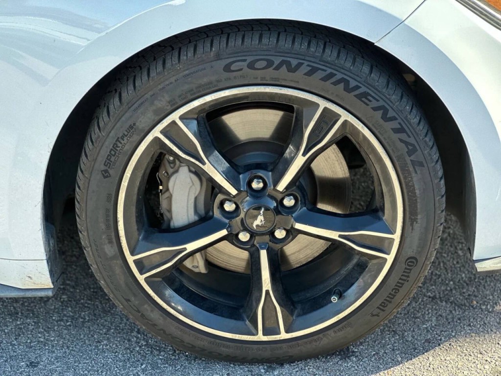 2016 Ford Mustang Image 19