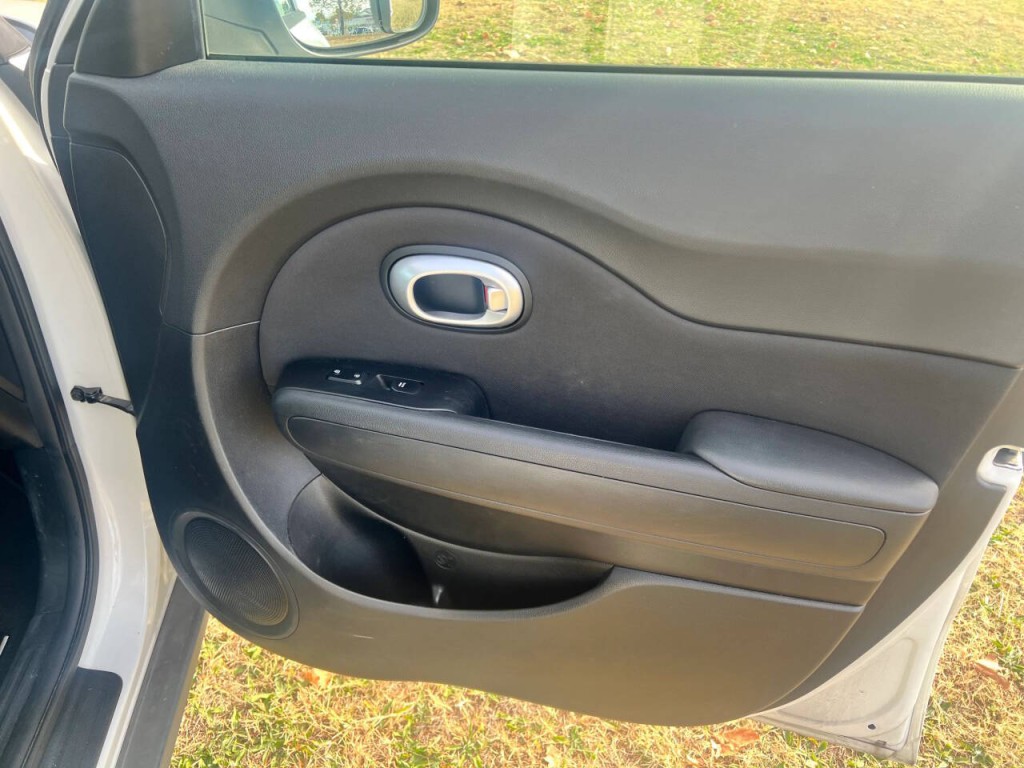 2014 Kia Soul Image 18
