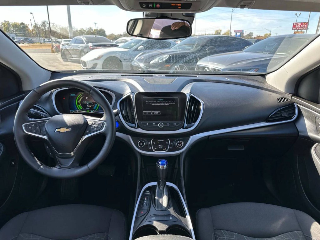 2017 Chevrolet Volt Image 12