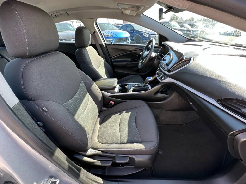 2017 Chevrolet Volt Image 13