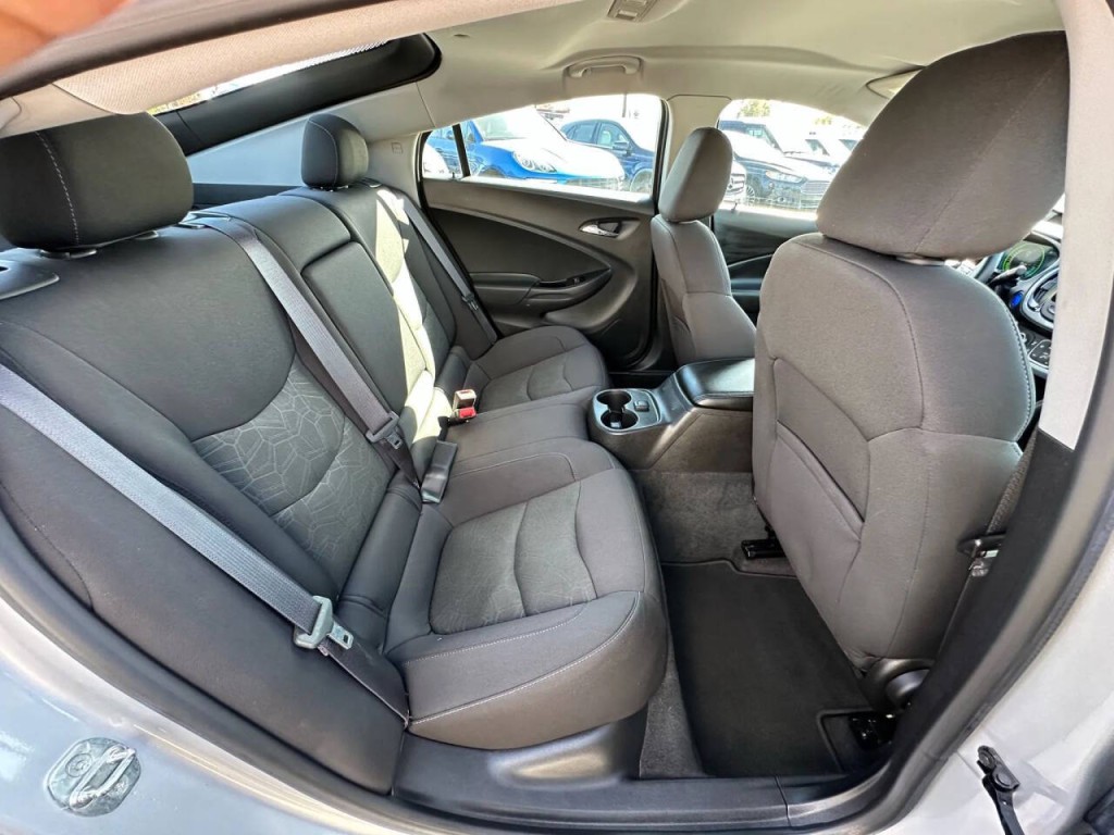 2017 Chevrolet Volt Image 14