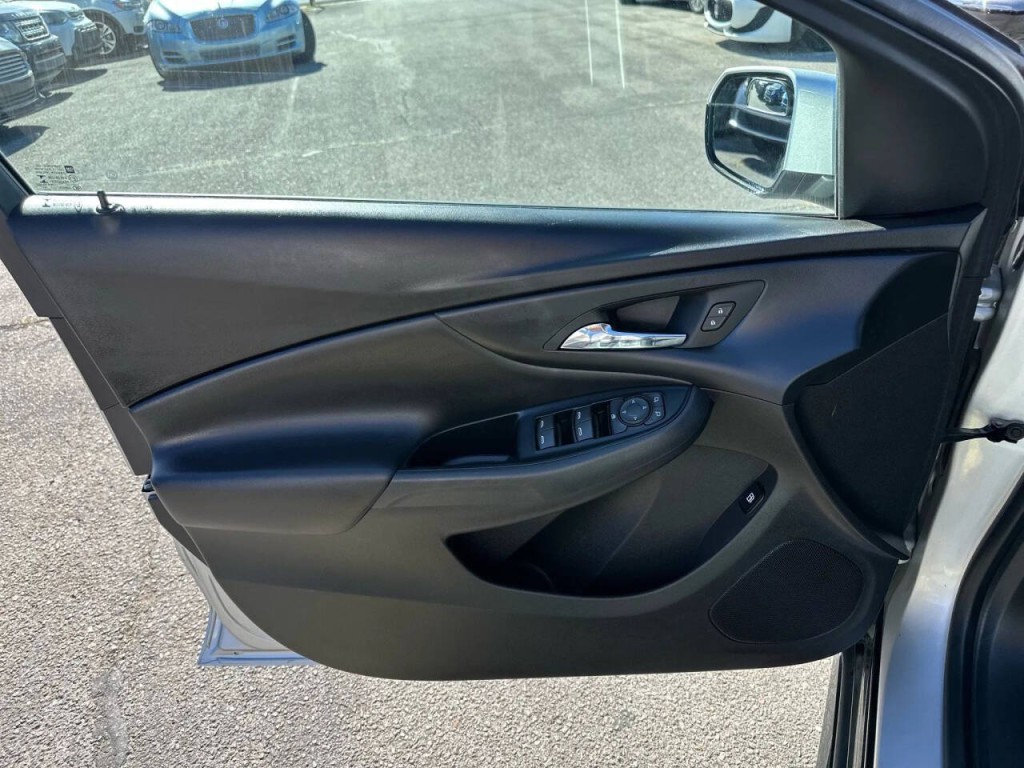 2017 Chevrolet Volt Image 20