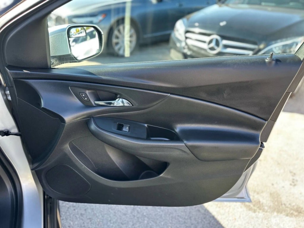 2017 Chevrolet Volt Image 22