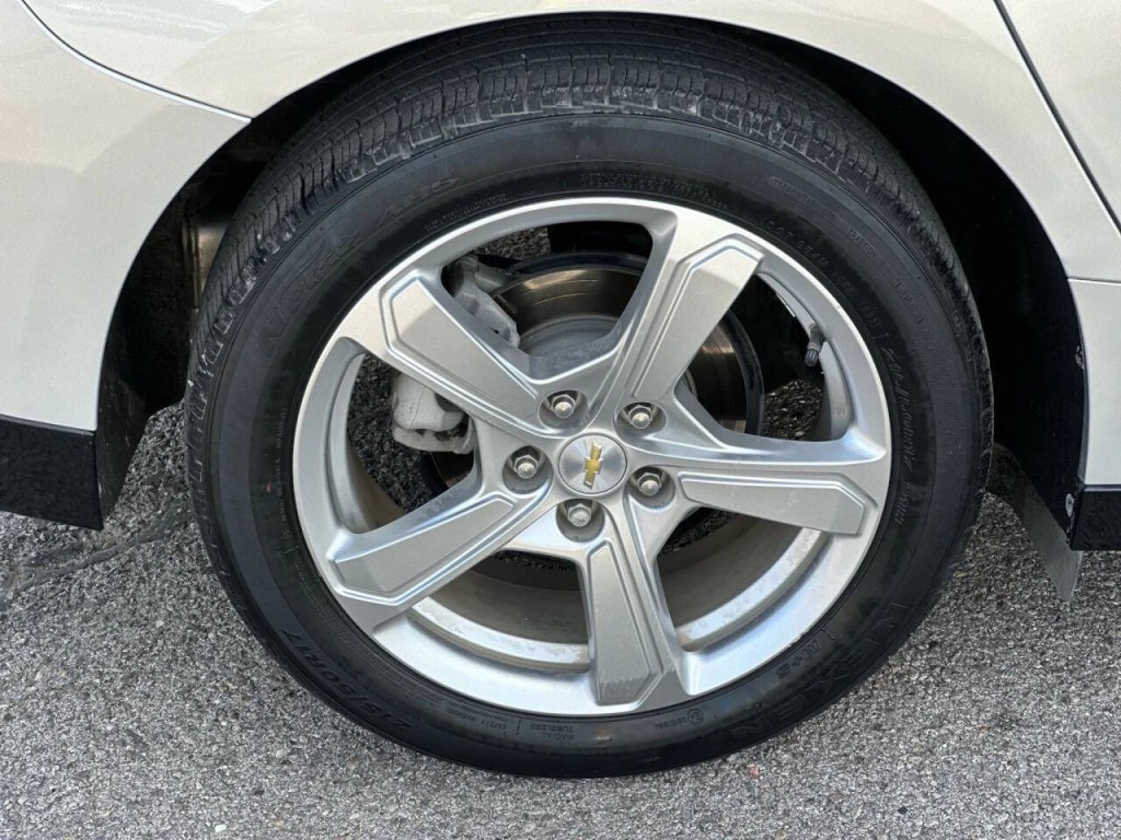 2017 Chevrolet Volt Image 27