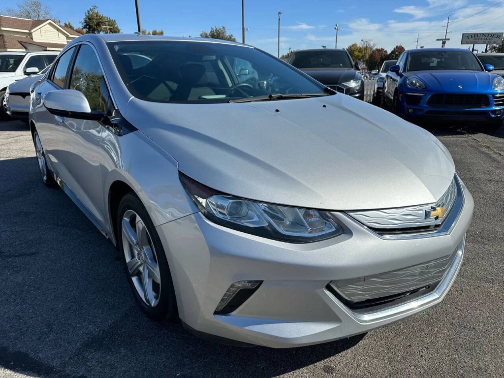 2017 Chevrolet Volt Image 30