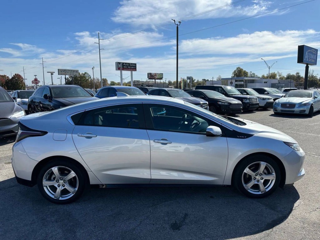 2017 Chevrolet Volt Image 31