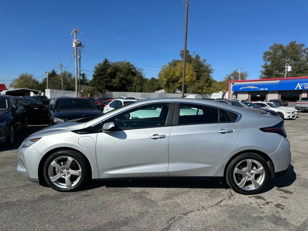 2017 Chevrolet Volt Image 9