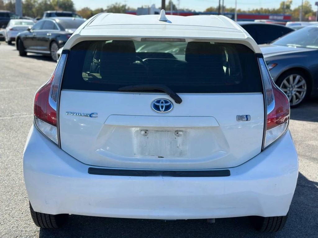 2016 Toyota Prius Image 7