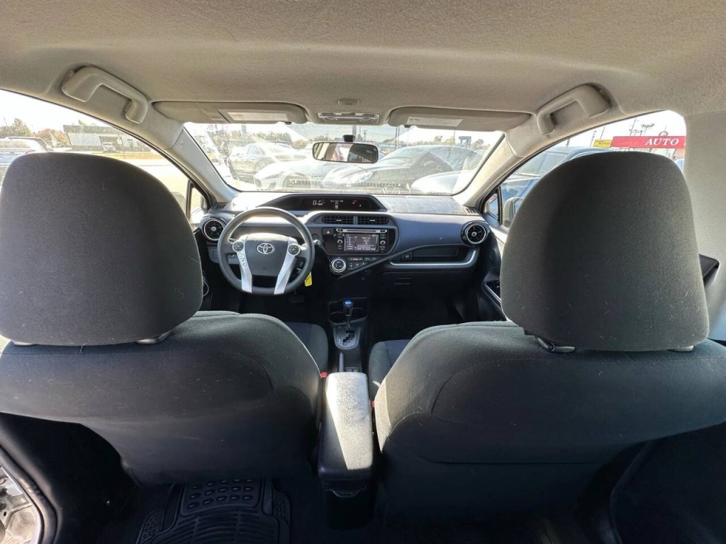 2016 Toyota Prius Image 15