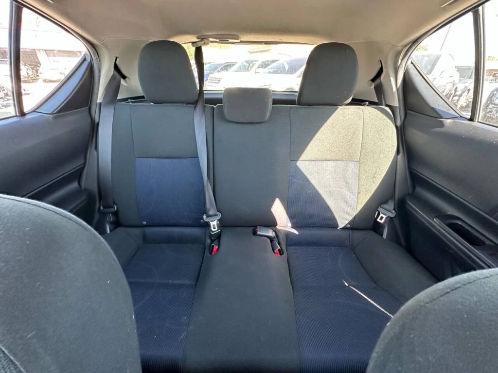 2016 Toyota Prius Image 16