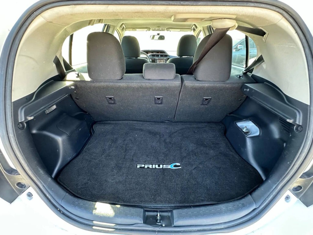 2016 Toyota Prius Image 18