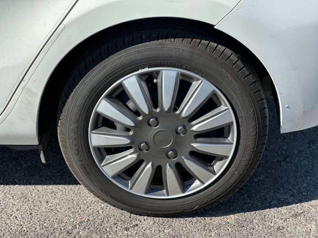 2016 Toyota Prius Image 20