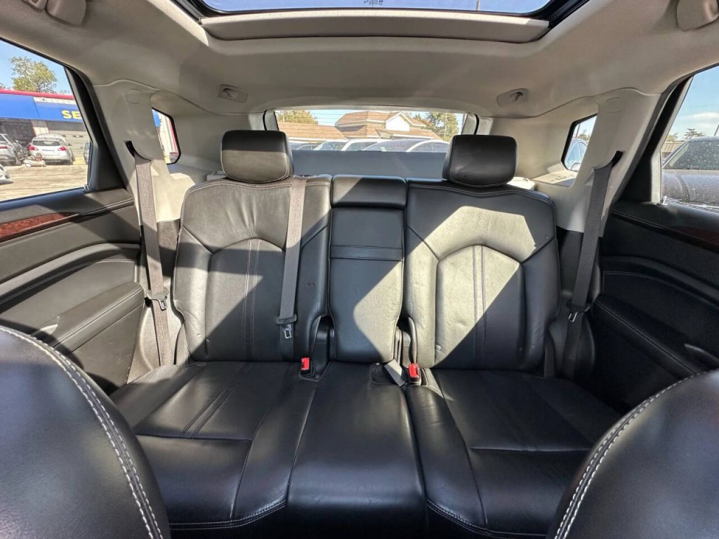 2012 Cadillac SRX Image 16