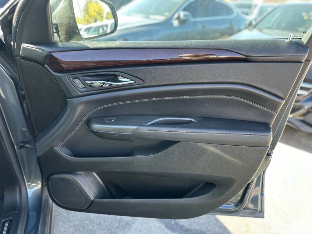 2012 Cadillac SRX Image 21