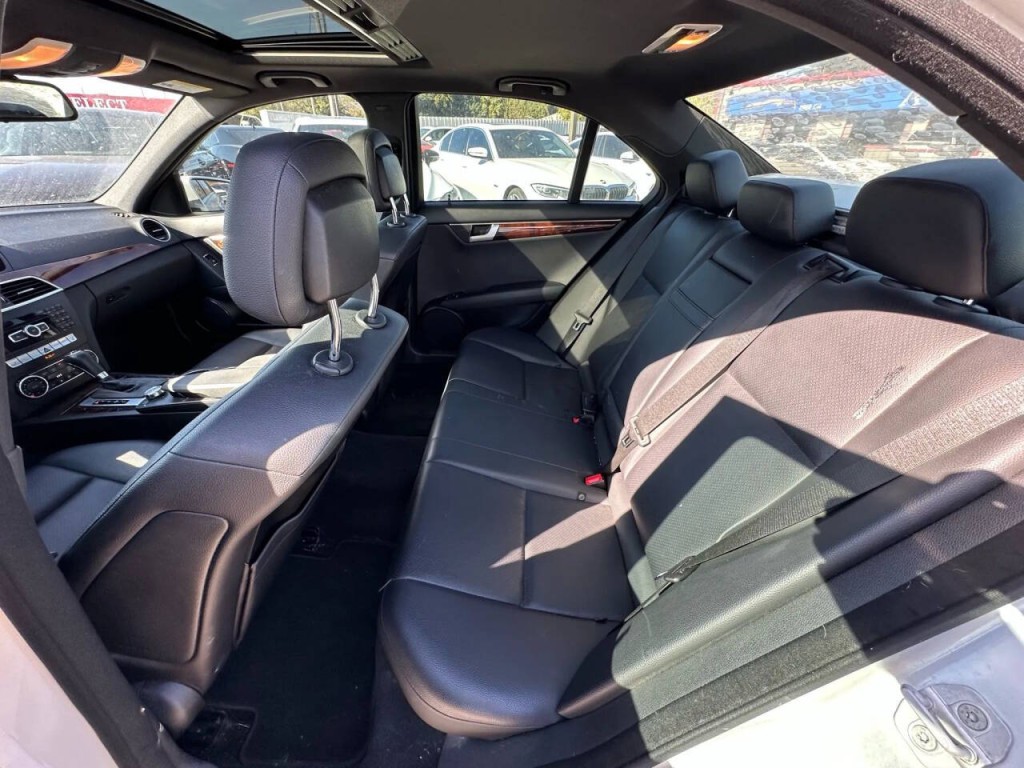 2014 Mercedes-Benz C-Class Image 17