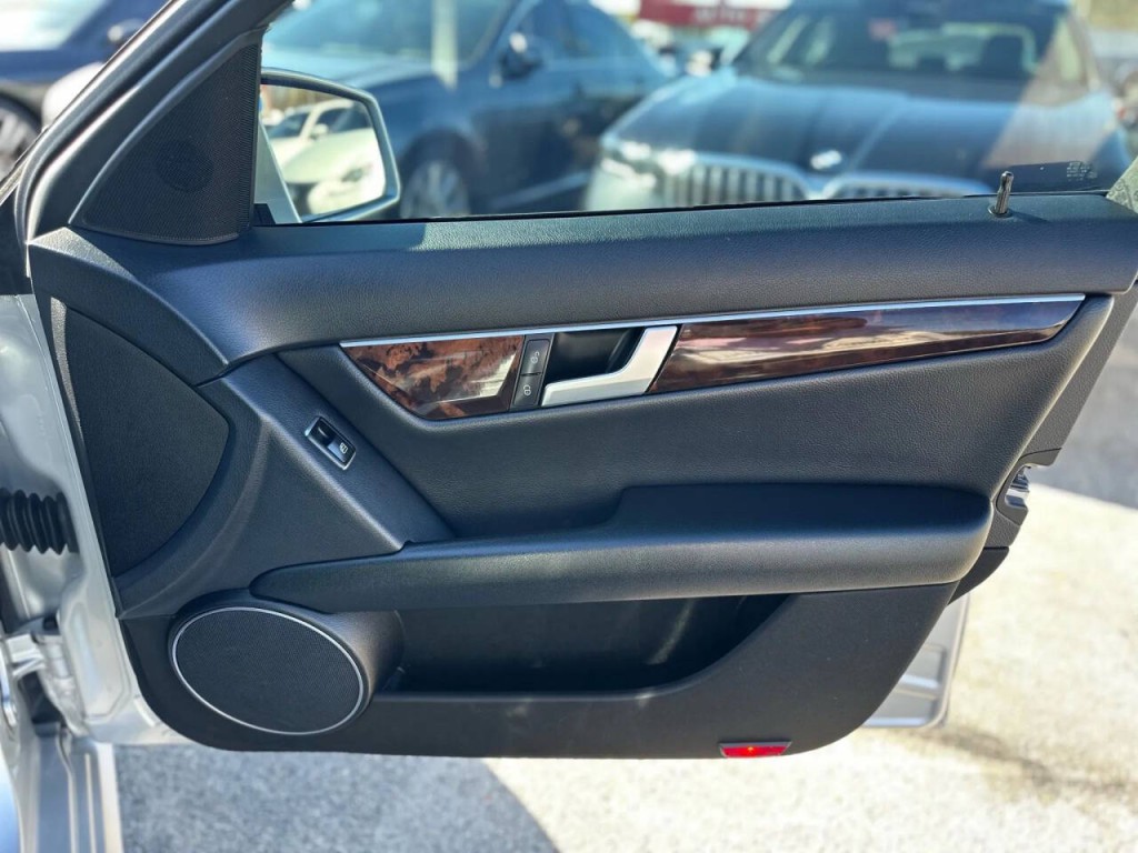2014 Mercedes-Benz C-Class Image 22