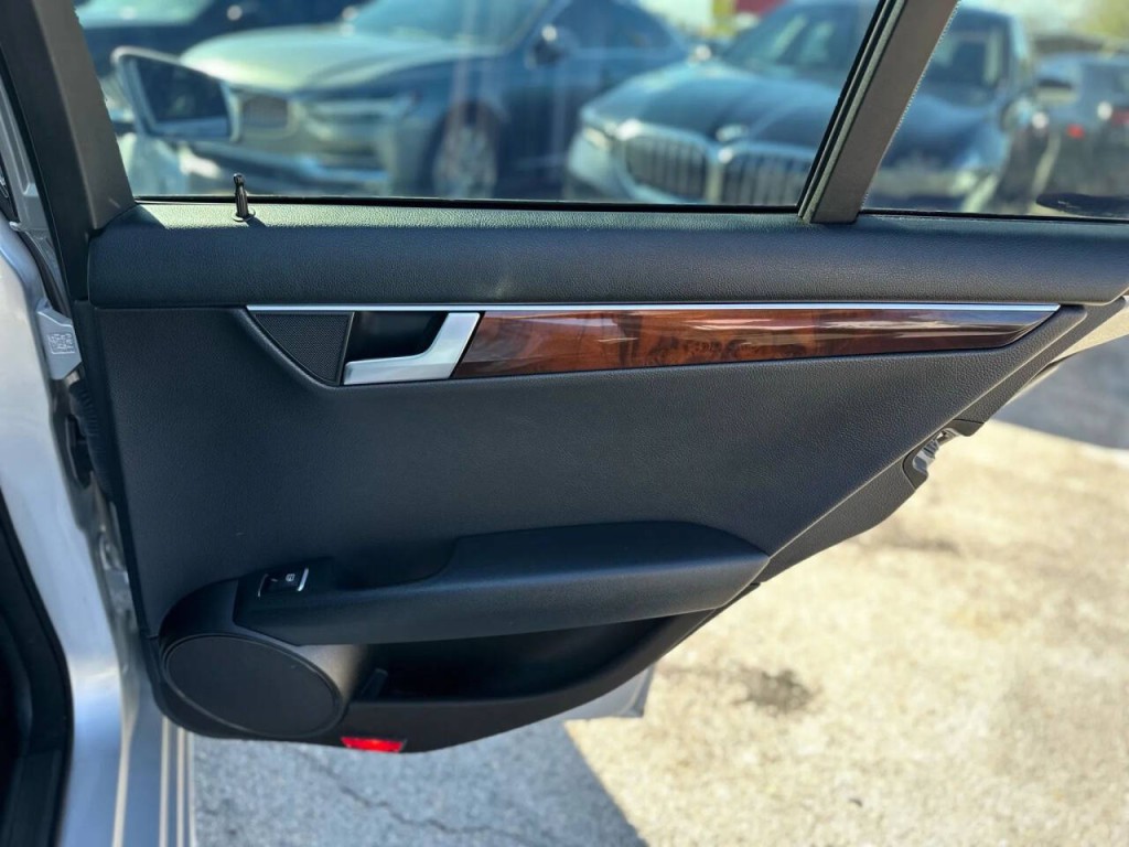 2014 Mercedes-Benz C-Class Image 23