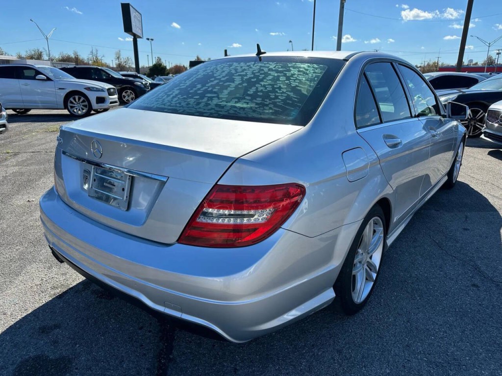 2014 Mercedes-Benz C-Class Image 32